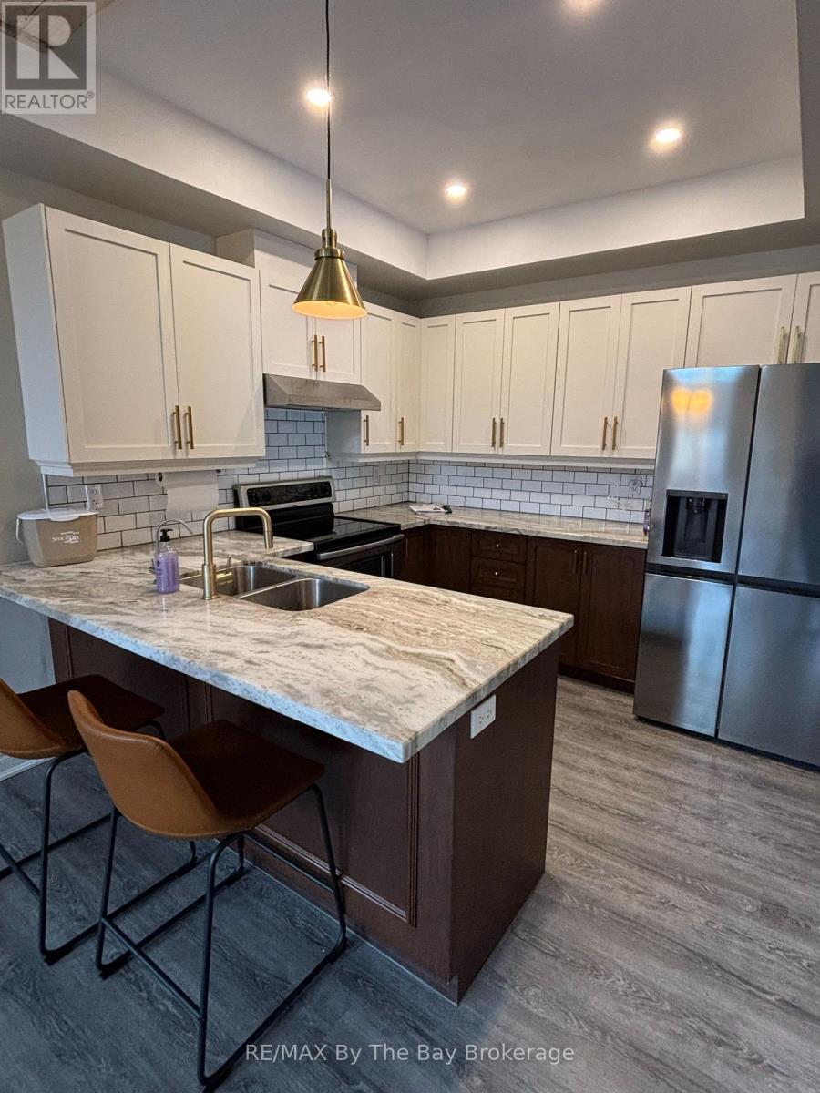 300 Stonebridge Boulevard, Wasaga Beach, Ontario  L9Z 0E7 - Photo 5 - S13776290