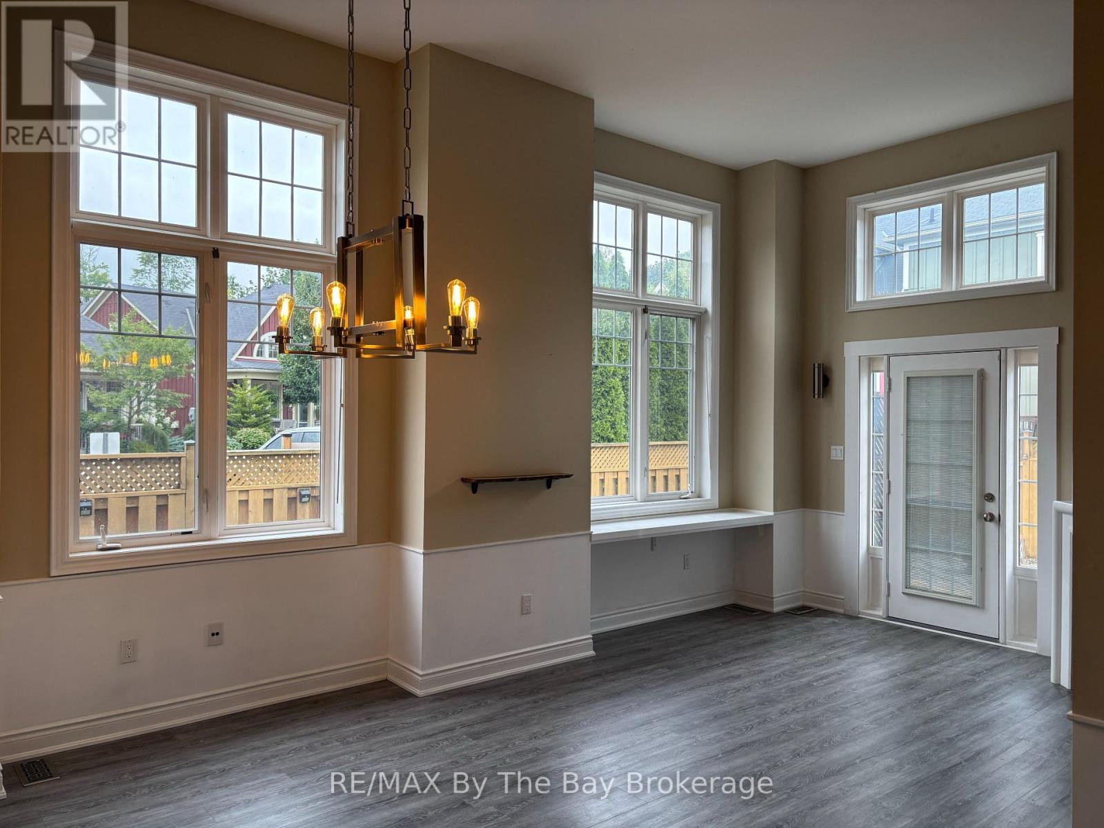 300 Stonebridge Boulevard, Wasaga Beach, Ontario  L9Z 0E7 - Photo 6 - S13776290