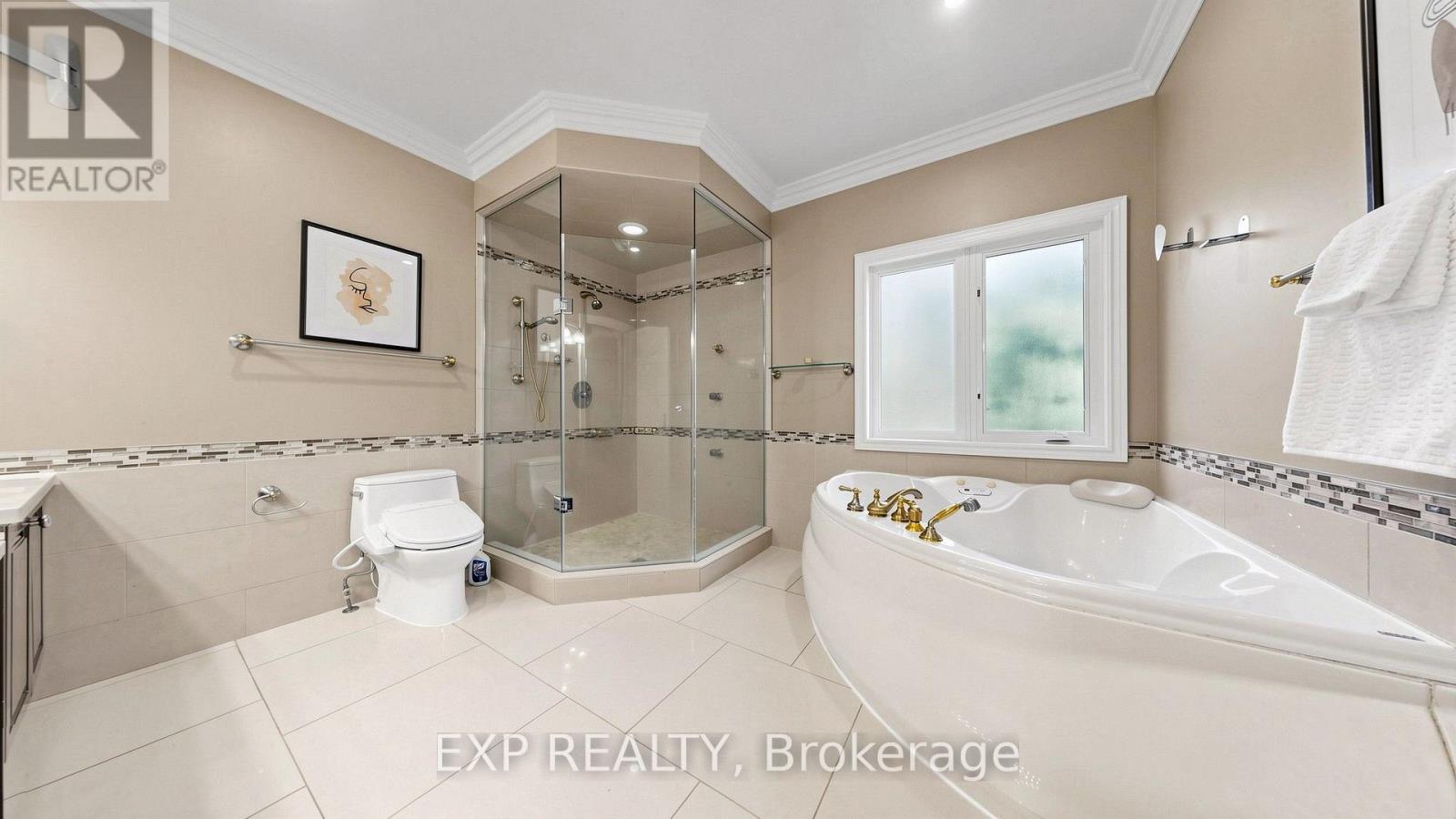 36 Maplehyrn Avenue, East Gwillimbury, Ontario L0G 1V0 - Photo 24 - N13776354