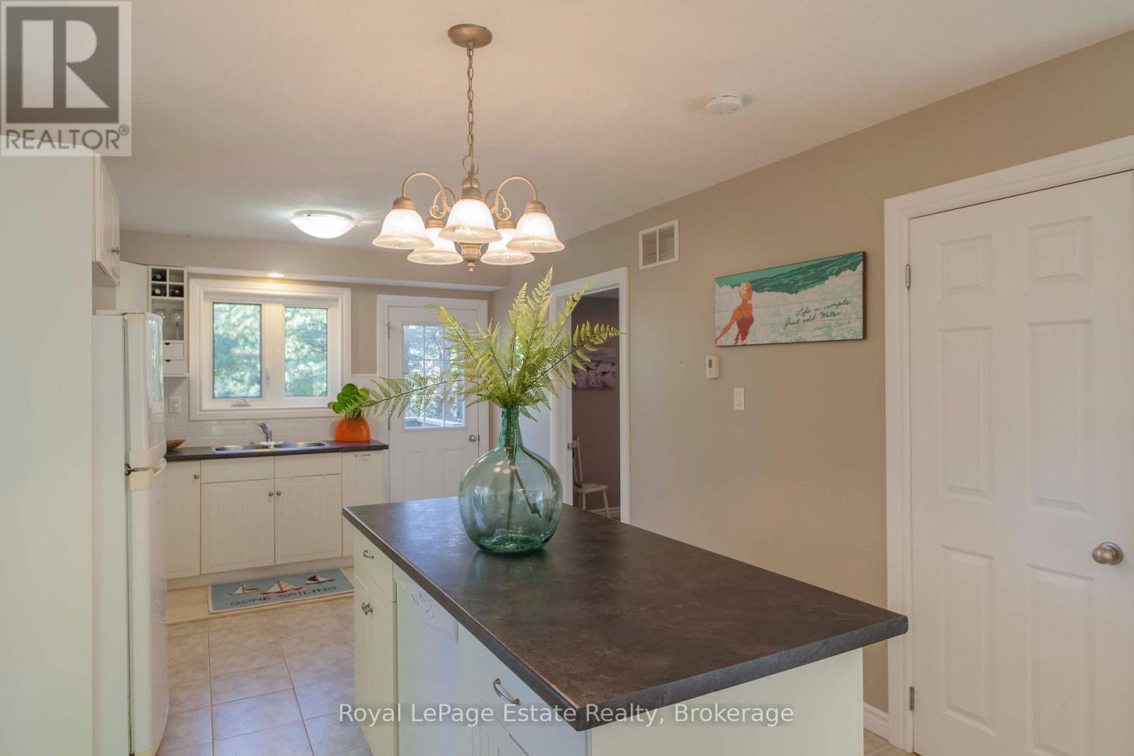635 Sixth Street N, South Bruce Peninsula, Ontario  N0H 2G0 - Photo 19 - X13776328