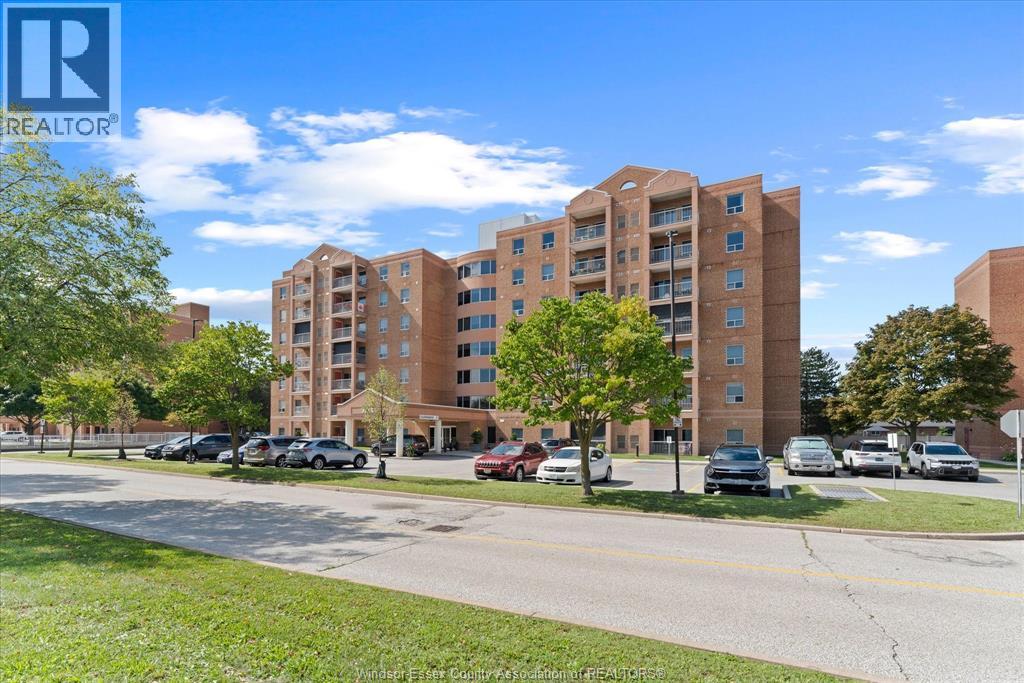 3855 Southwindsor Drive Unit# 702, Windsor, Ontario  N9G 2N2 - Photo 2 - 26022226