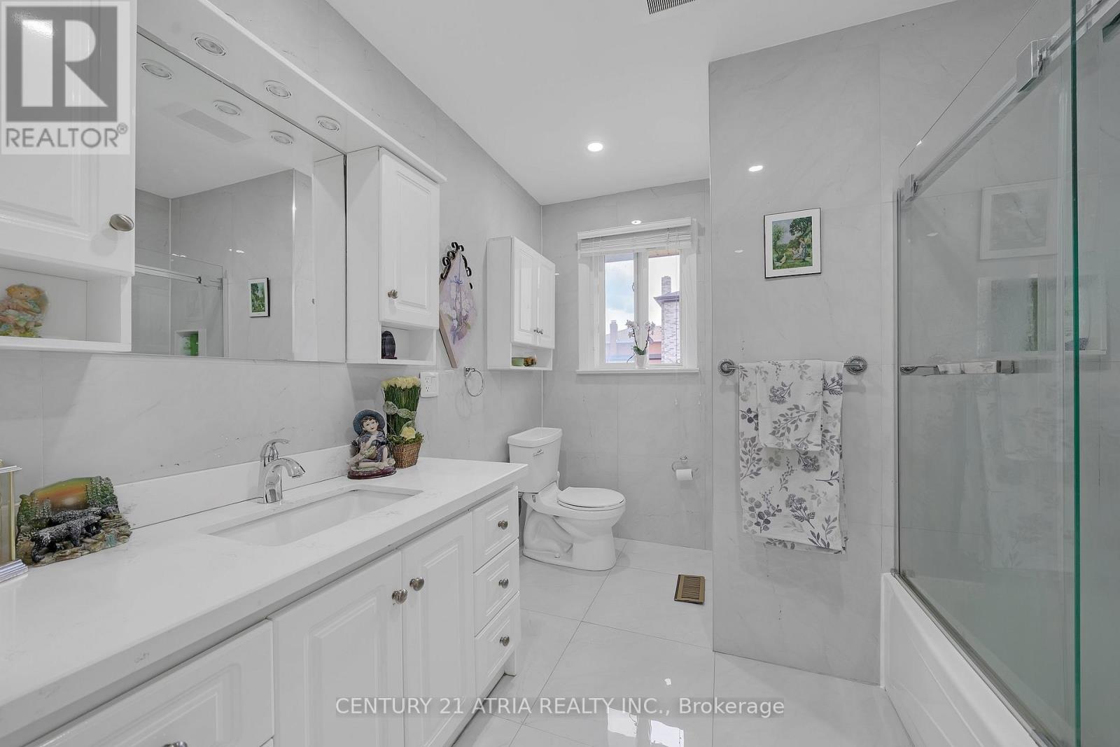 110 Harding Avenue, Toronto, Ontario  M6M 3A6 - Photo 10 - W13776282
