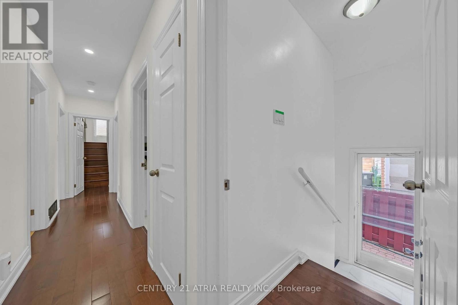 110 Harding Avenue, Toronto, Ontario  M6M 3A6 - Photo 13 - W13776282