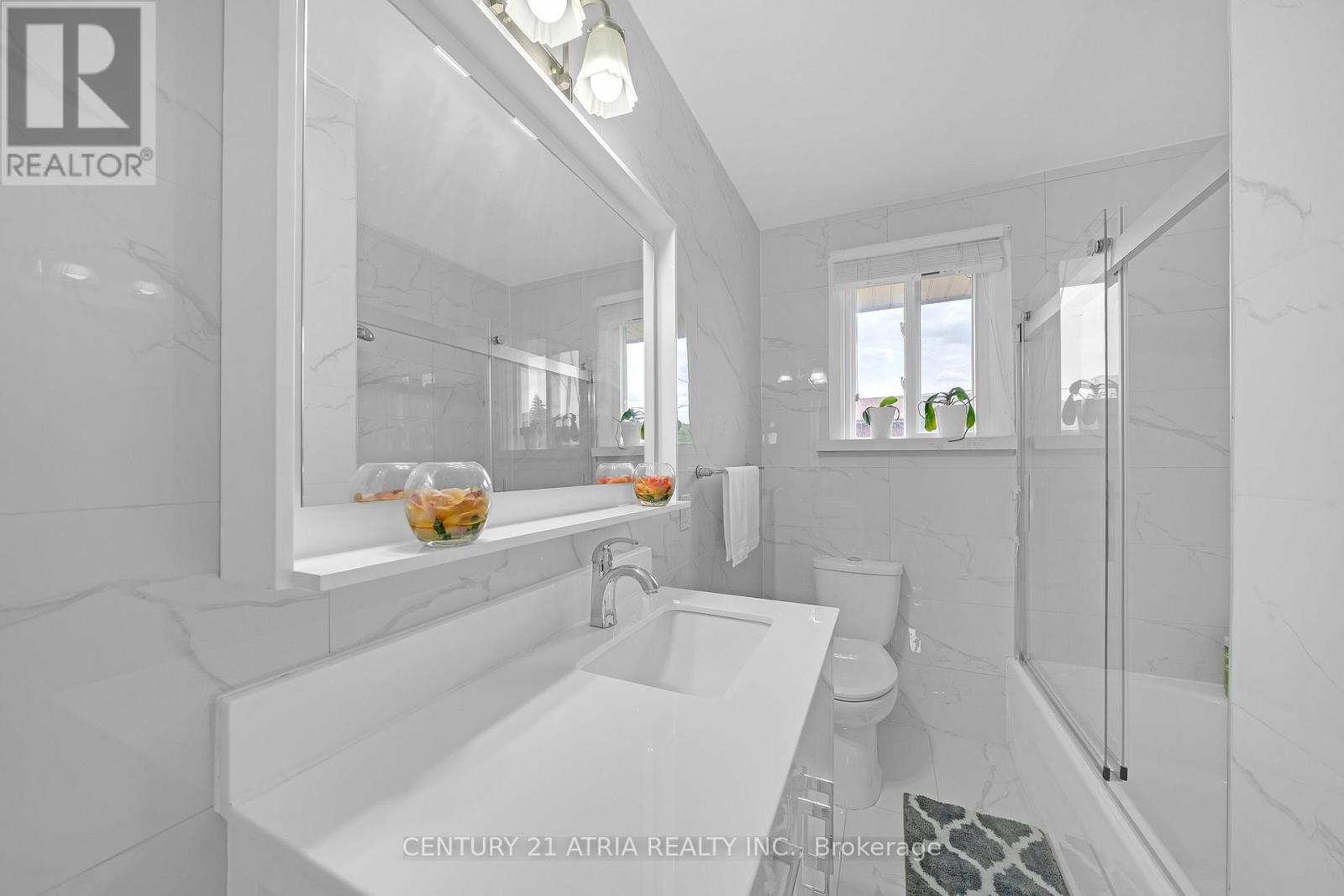 110 Harding Avenue, Toronto, Ontario  M6M 3A6 - Photo 20 - W13776282
