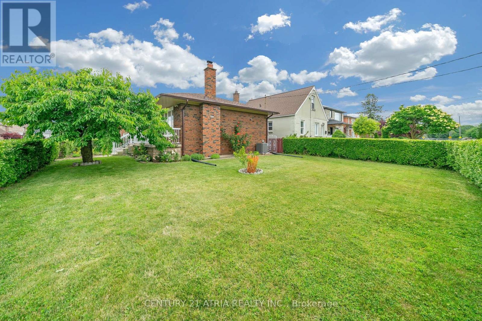 110 Harding Avenue, Toronto, Ontario  M6M 3A6 - Photo 28 - W13776282