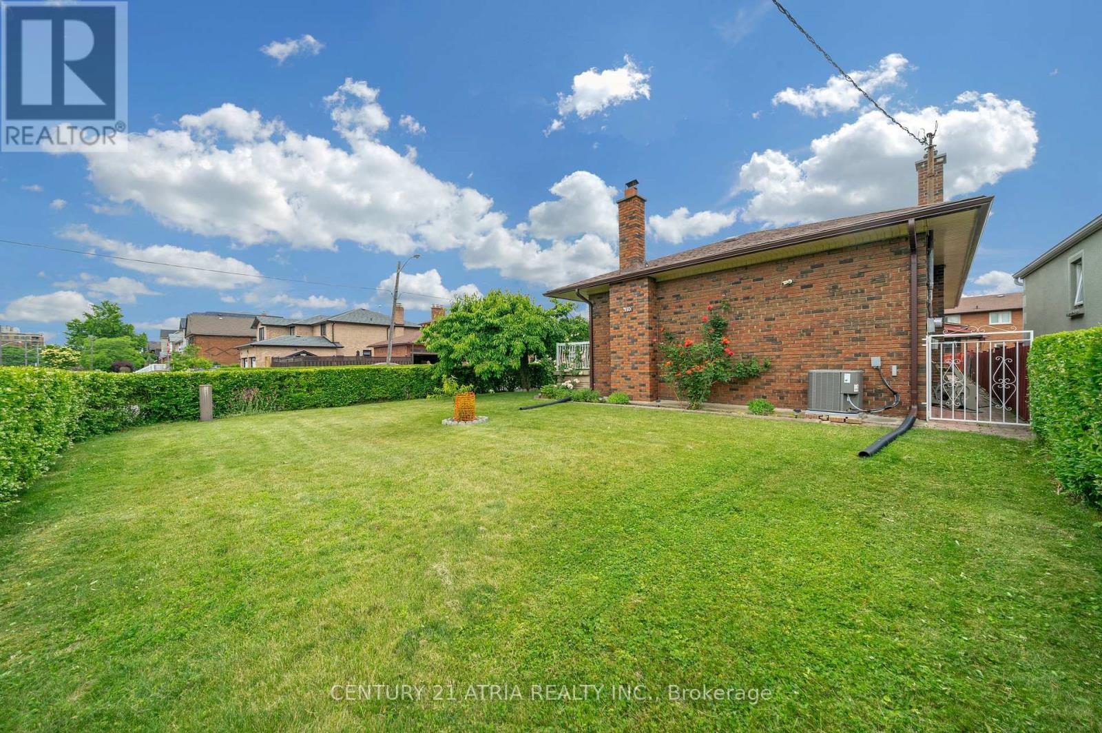 110 Harding Avenue, Toronto, Ontario  M6M 3A6 - Photo 29 - W13776282