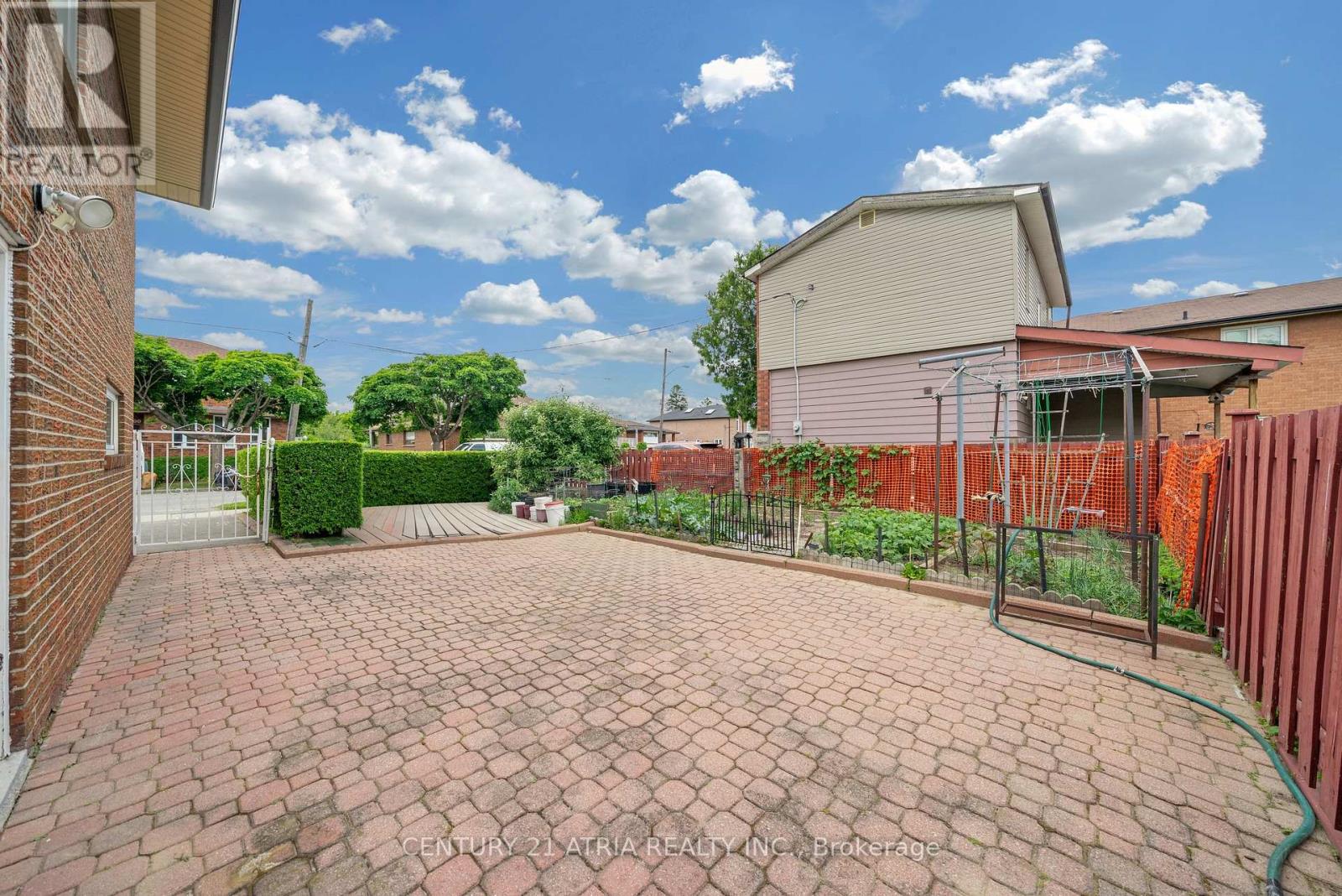 110 Harding Avenue, Toronto, Ontario  M6M 3A6 - Photo 30 - W13776282