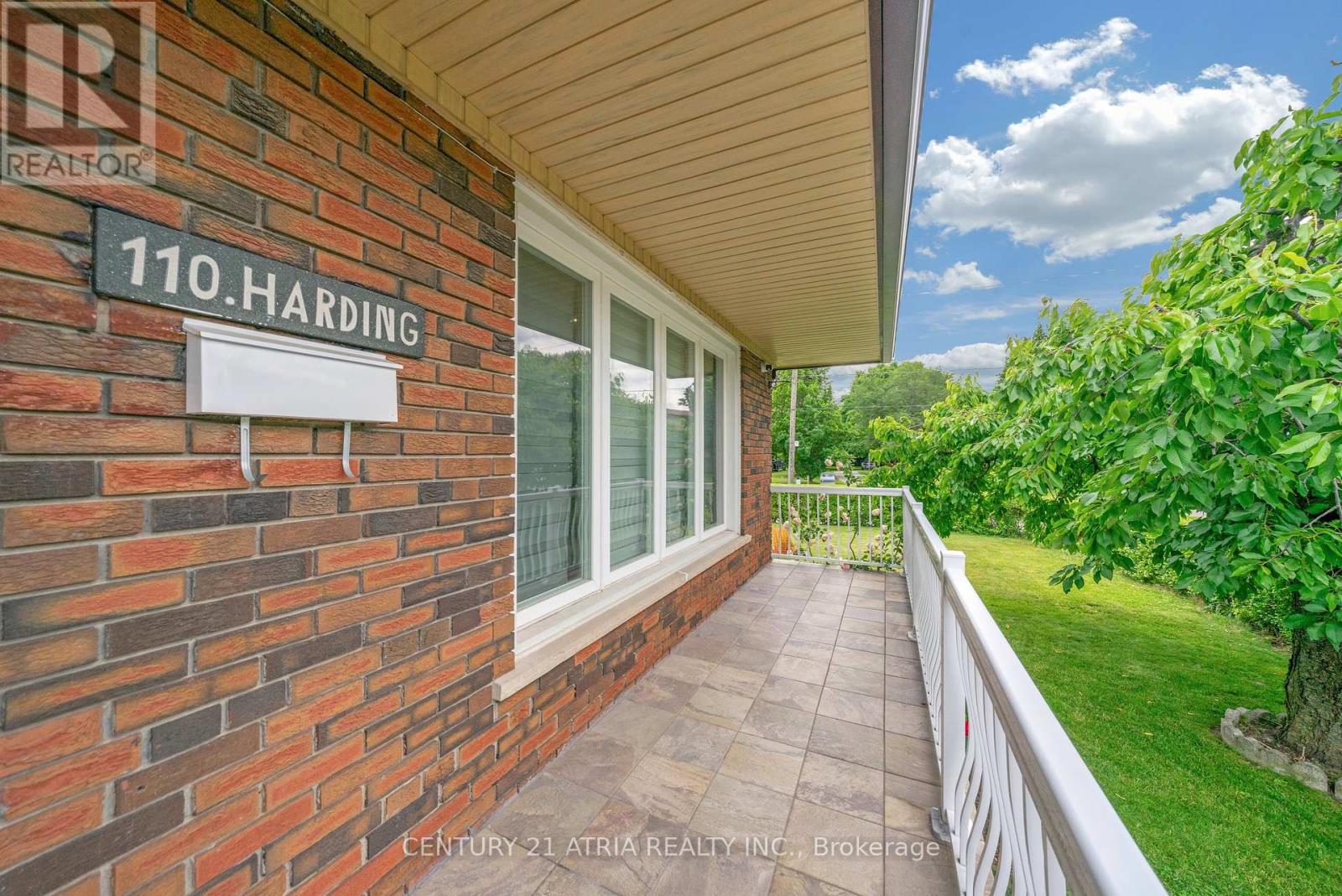 110 Harding Avenue, Toronto, Ontario  M6M 3A6 - Photo 4 - W13776282