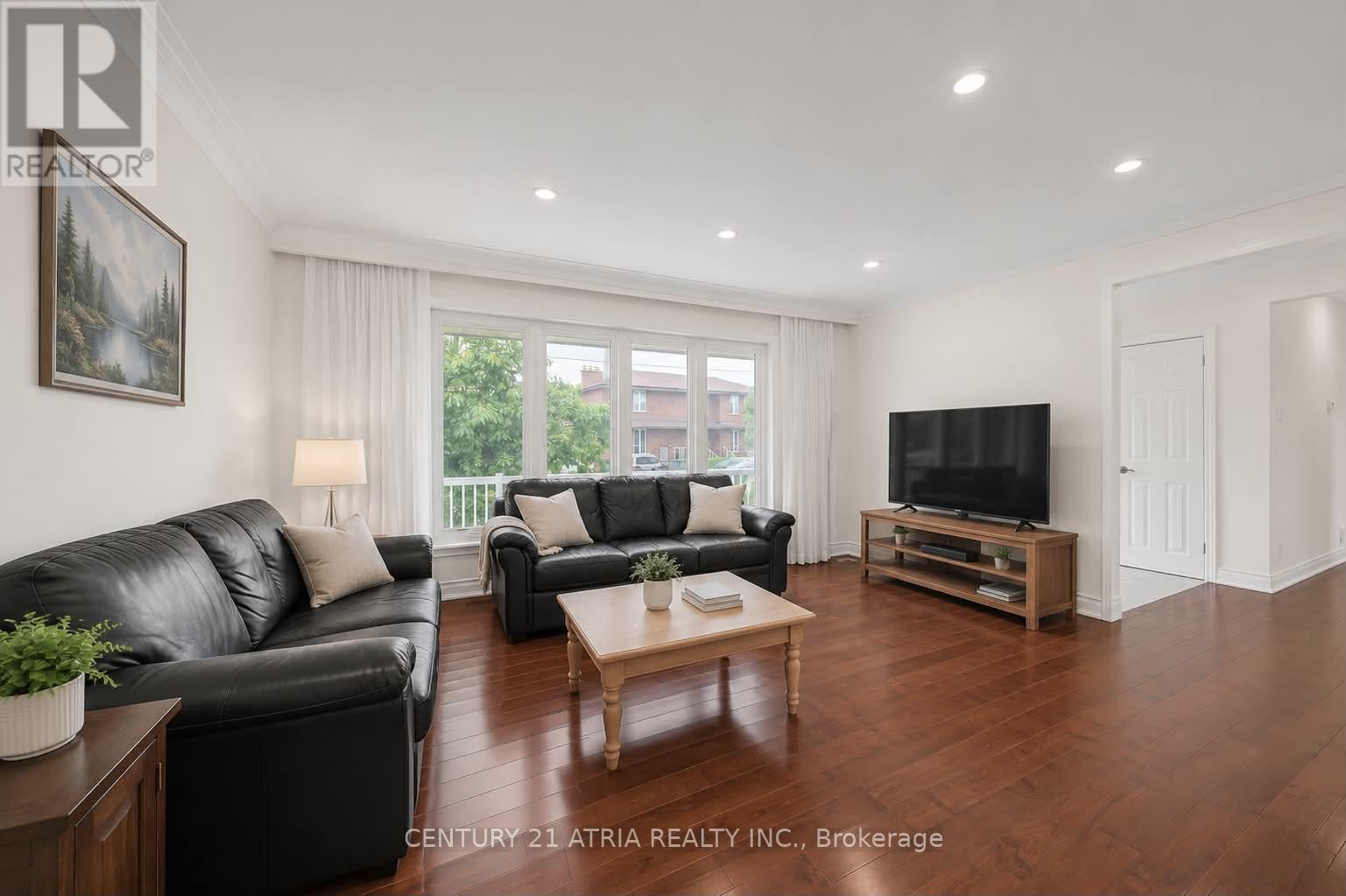 110 Harding Avenue, Toronto, Ontario  M6M 3A6 - Photo 6 - W13776282
