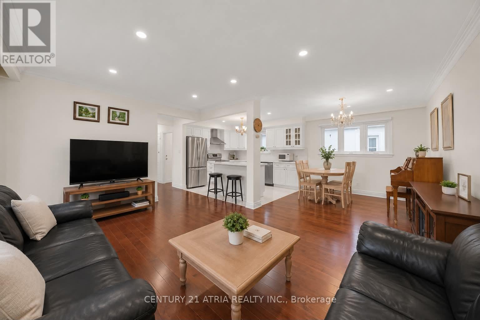 110 Harding Avenue, Toronto, Ontario  M6M 3A6 - Photo 7 - W13776282