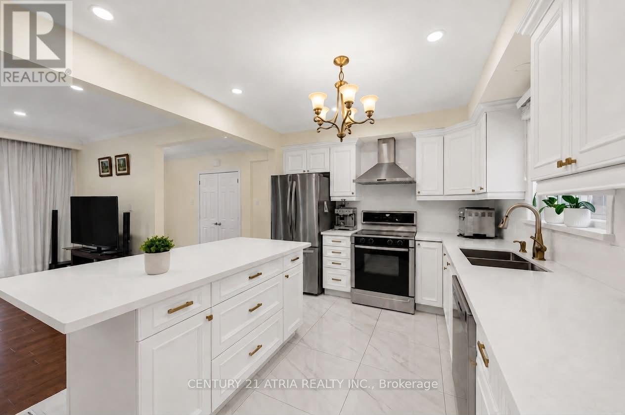 110 Harding Avenue, Toronto, Ontario  M6M 3A6 - Photo 8 - W13776282