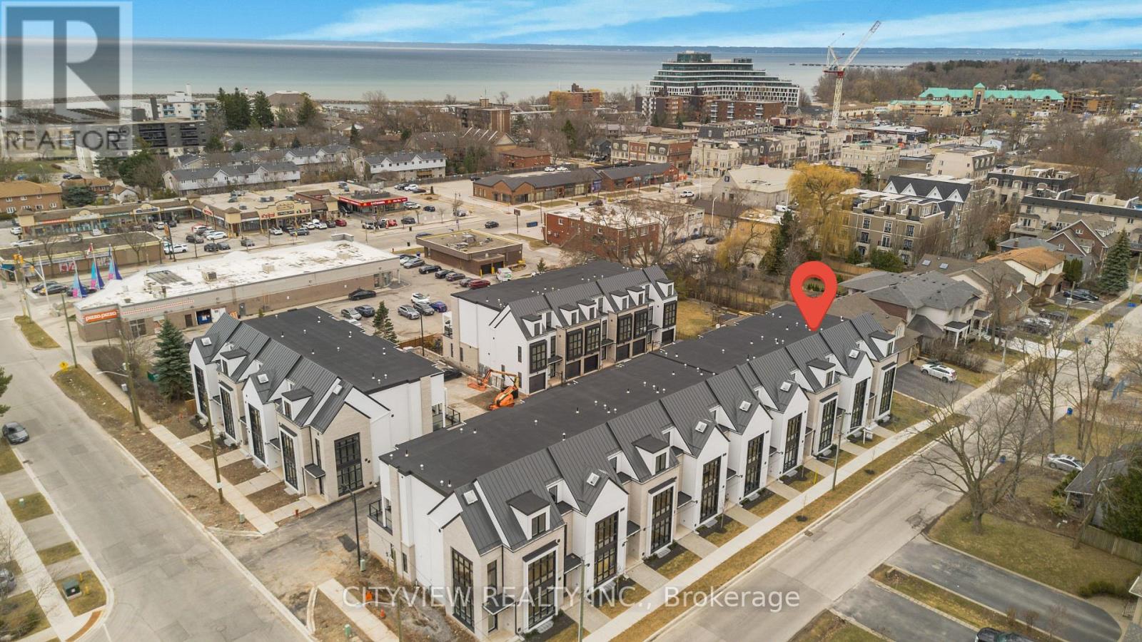2284 Sovereign Street, Oakville, Ontario  L6L 1L6 - Photo 2 - W13776322