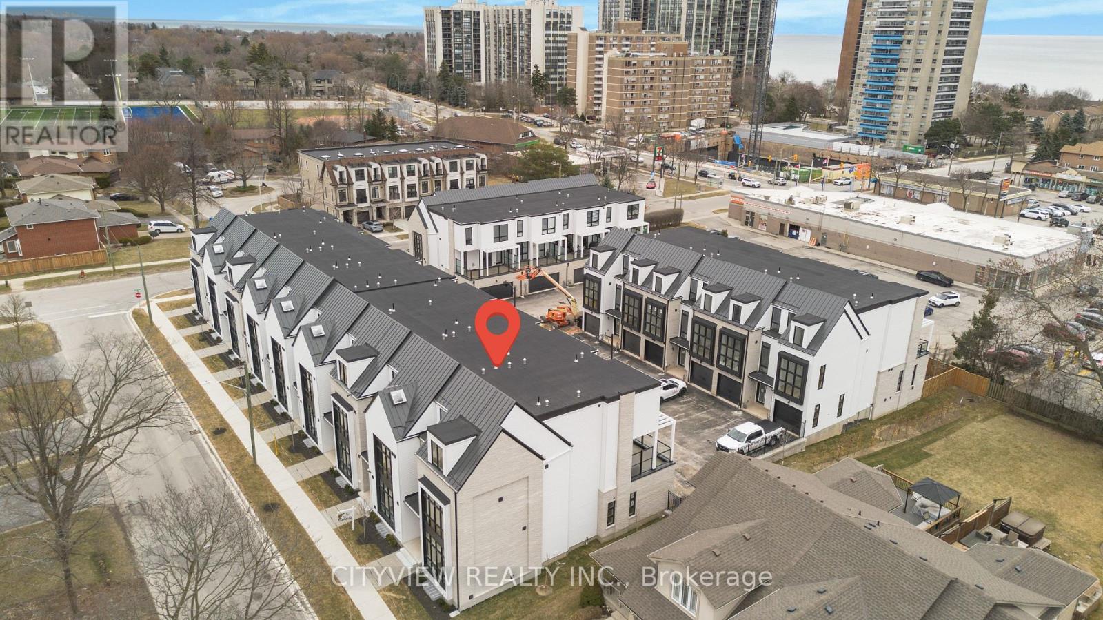 2284 Sovereign Street, Oakville, Ontario  L6L 1L6 - Photo 3 - W13776322