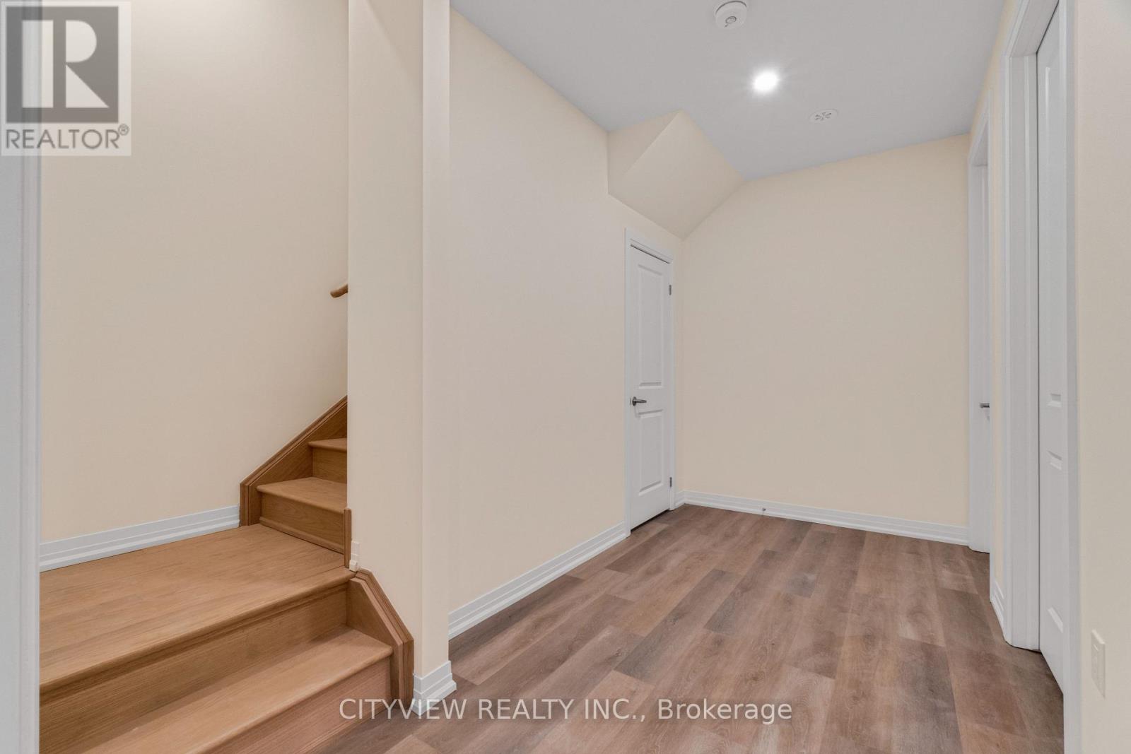 2284 Sovereign Street, Oakville, Ontario  L6L 1L6 - Photo 38 - W13776322