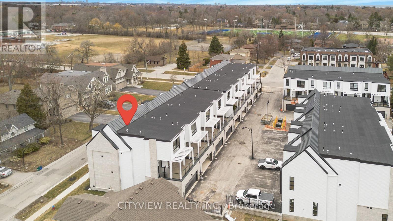 2284 Sovereign Street, Oakville, Ontario  L6L 1L6 - Photo 4 - W13776322