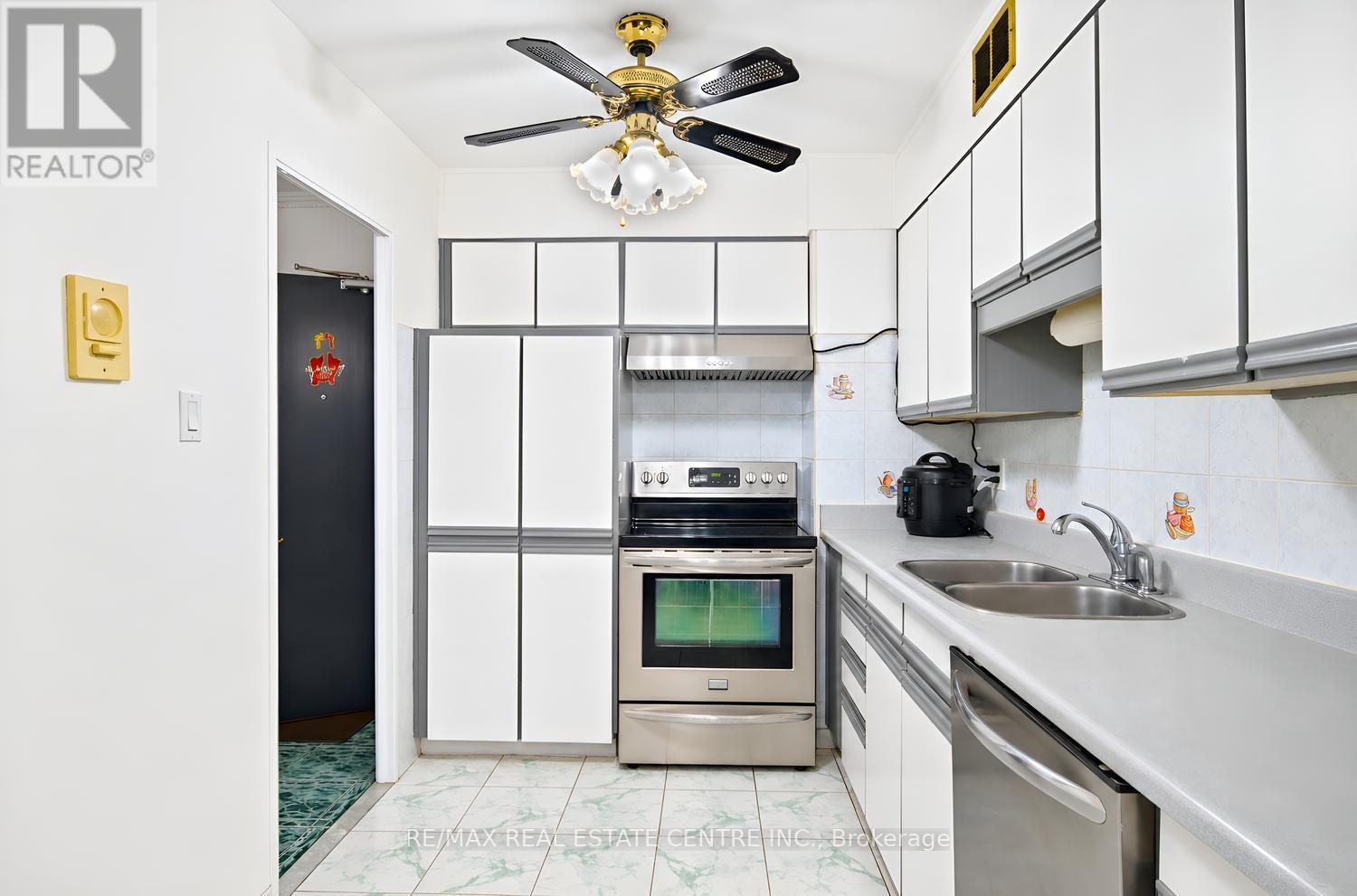 603 - 25 Four Winds Drive, Toronto, Ontario  M3J 1K8 - Photo 31 - W13776330