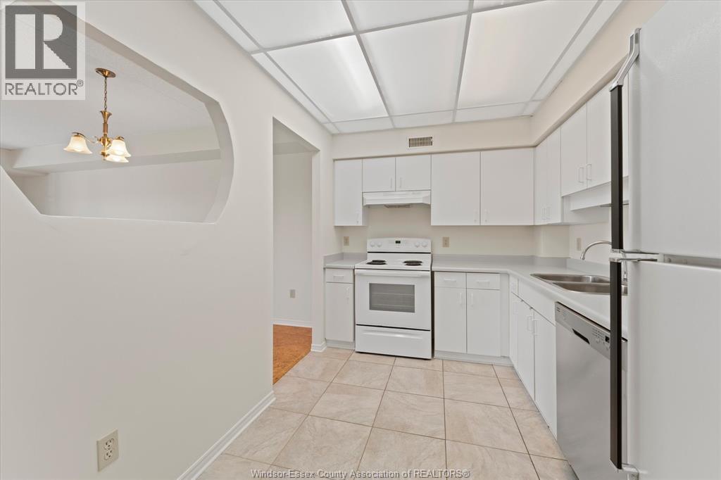 3855 Southwindsor Drive Unit# 702, Windsor, Ontario  N9G 2N2 - Photo 8 - 26022226