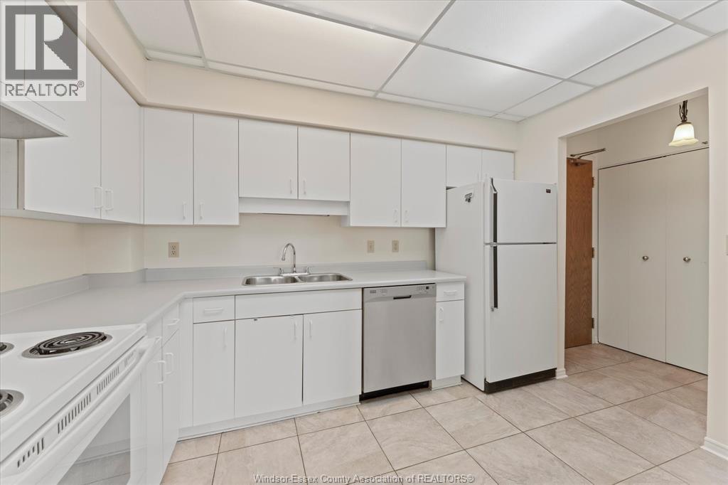 3855 Southwindsor Drive Unit# 702, Windsor, Ontario  N9G 2N2 - Photo 9 - 26022226