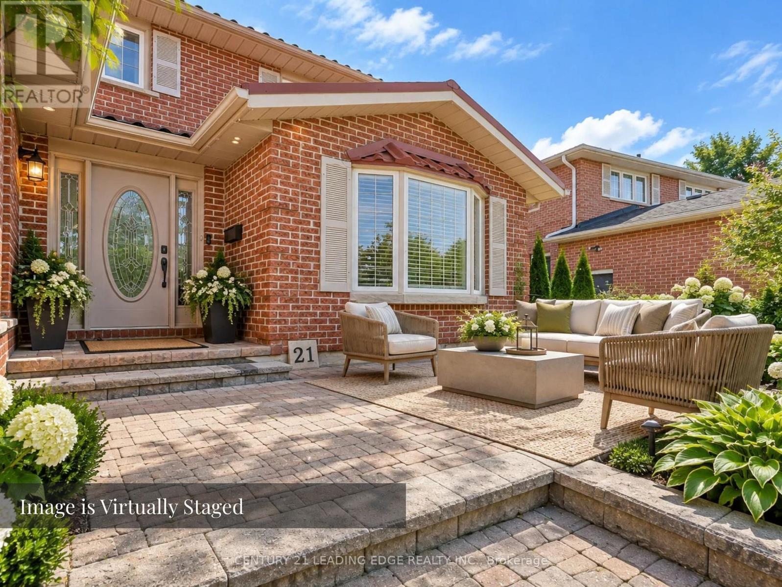 21 Mcquaid Court, East Gwillimbury, Ontario  L9N 1E8 - Photo 4 - N13772396