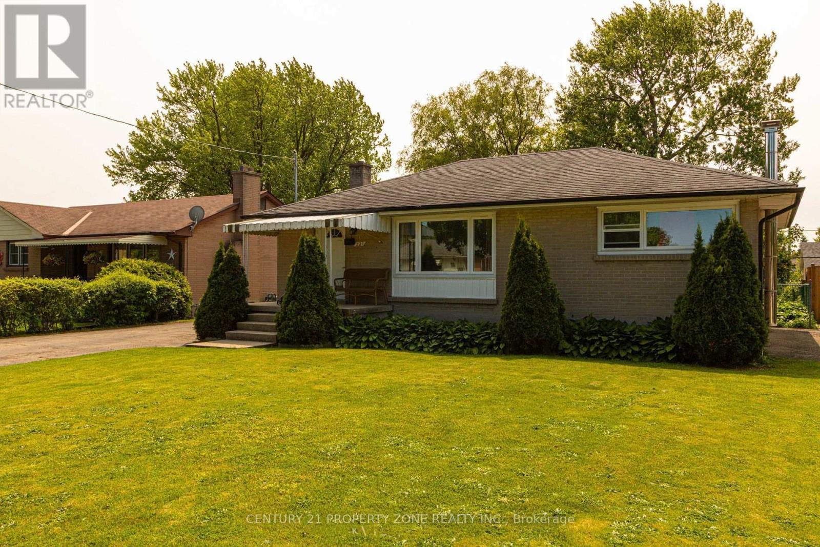 221 Starlight Avenue, London East, Ontario  N5W 4X8 - Photo 2 - X13776258