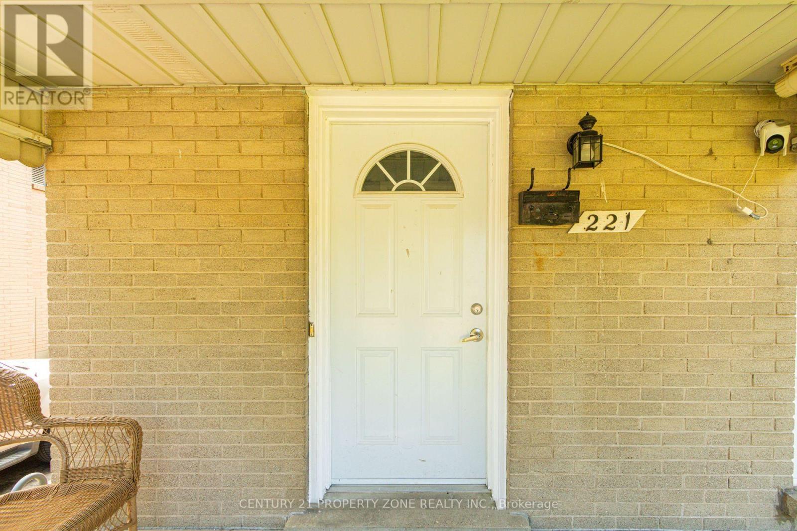 221 Starlight Avenue, London East, Ontario  N5W 4X8 - Photo 4 - X13776258