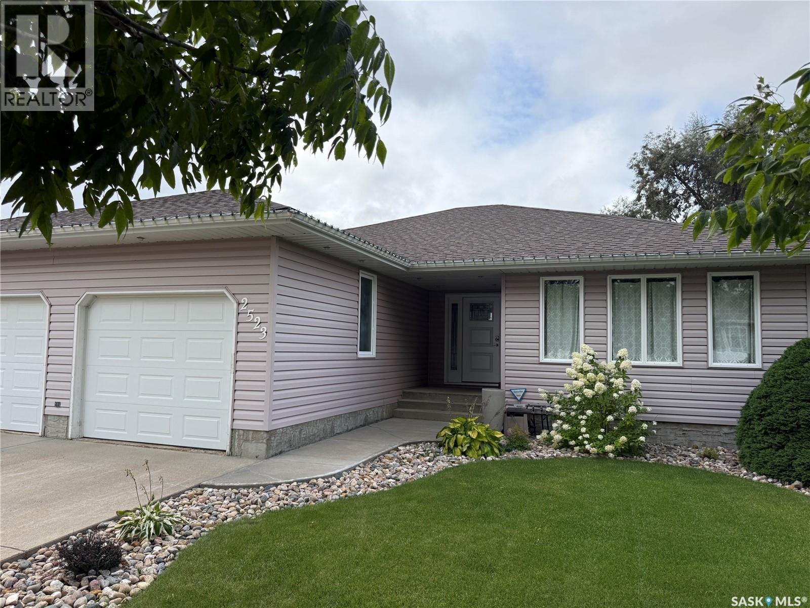 2523 Blue Jay Crescent, North Battleford, Saskatchewan  S9A 3Z3 - Photo 2 - SK048282