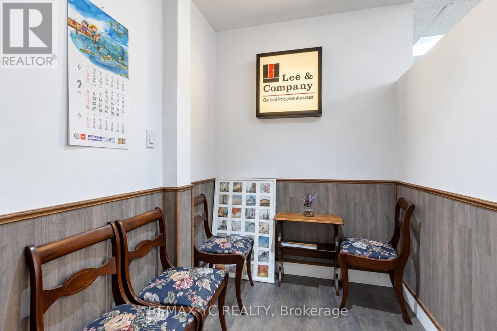 2nd Floor - 658 Bloor Street W, Toronto, Ontario  M6G 1K9 - Photo 11 - C13767458