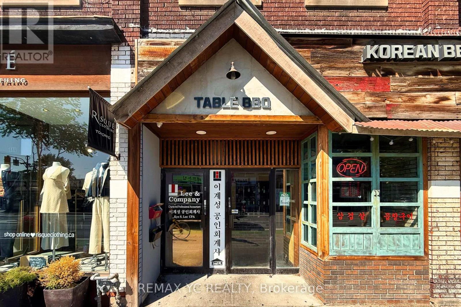 2ND FLOOR - 658 BLOOR STREET W, Toronto, Ontario