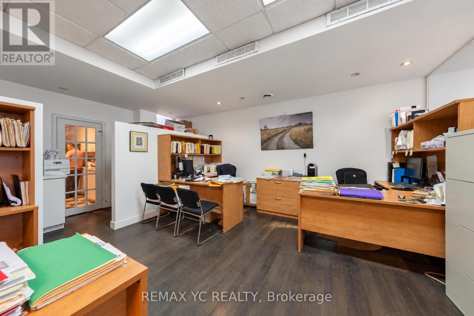2nd Floor - 658 Bloor Street W, Toronto, Ontario  M6G 1K9 - Photo 17 - C13767458