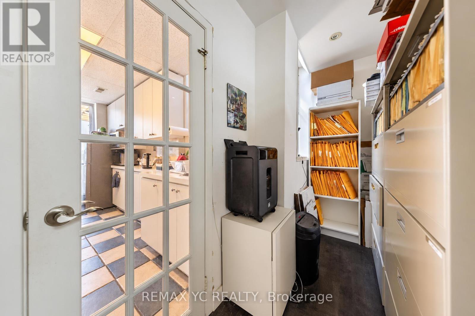 2nd Floor - 658 Bloor Street W, Toronto, Ontario  M6G 1K9 - Photo 24 - C13767458