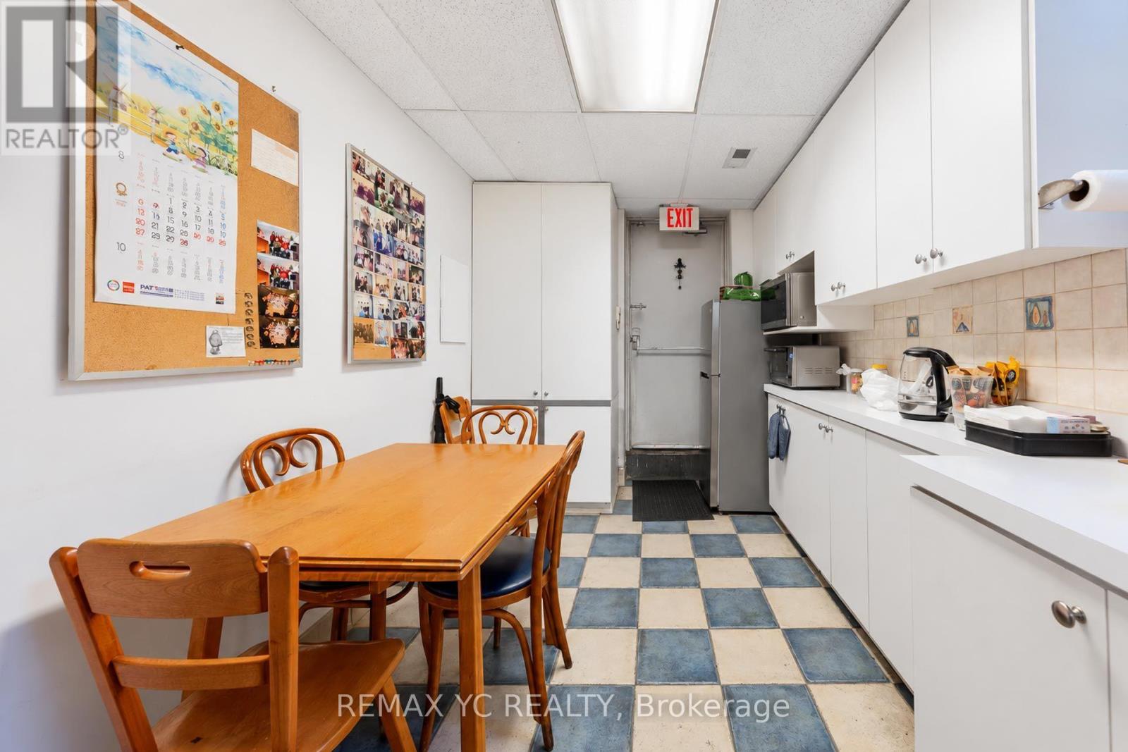 2nd Floor - 658 Bloor Street W, Toronto, Ontario  M6G 1K9 - Photo 26 - C13767458