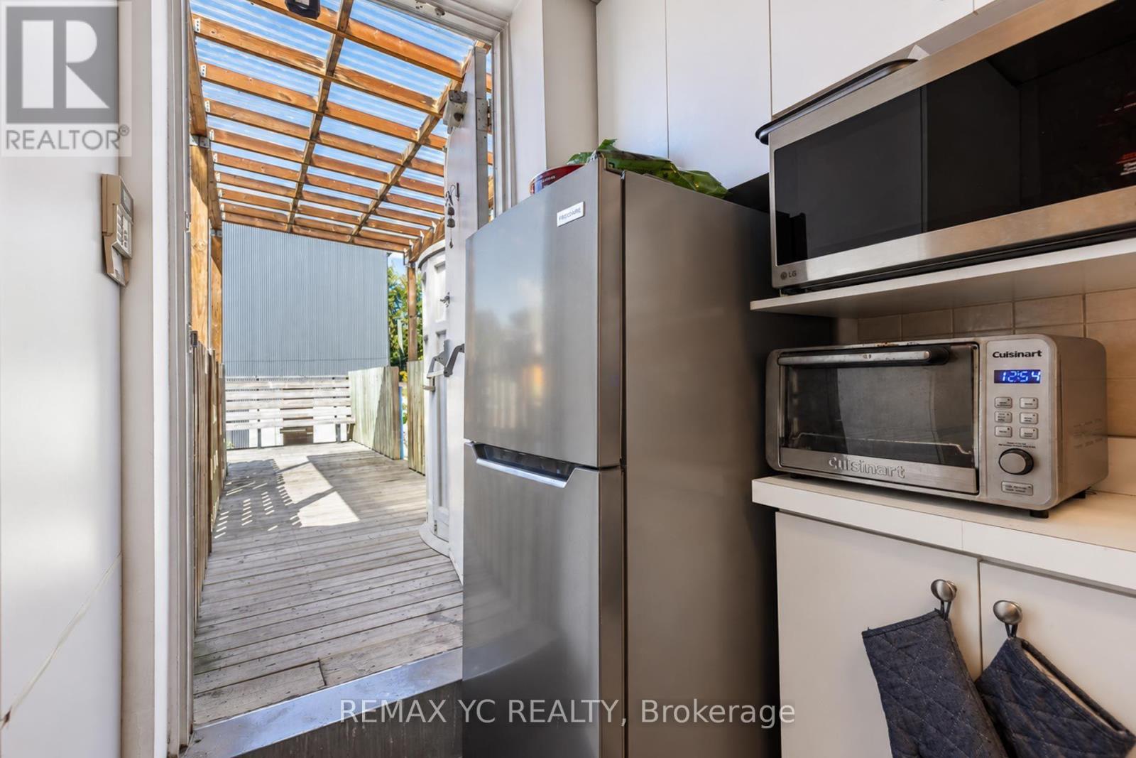 2nd Floor - 658 Bloor Street W, Toronto, Ontario  M6G 1K9 - Photo 29 - C13767458