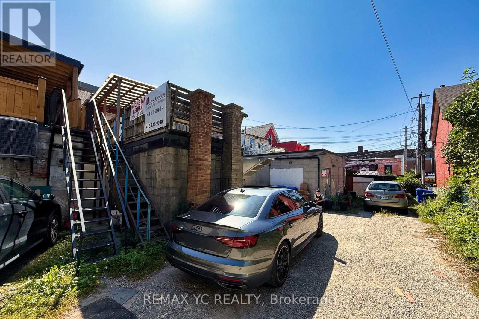 2nd Floor - 658 Bloor Street W, Toronto, Ontario  M6G 1K9 - Photo 34 - C13767458