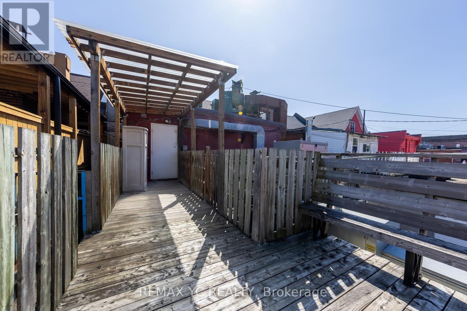 2nd Floor - 658 Bloor Street W, Toronto, Ontario  M6G 1K9 - Photo 32 - C13767458
