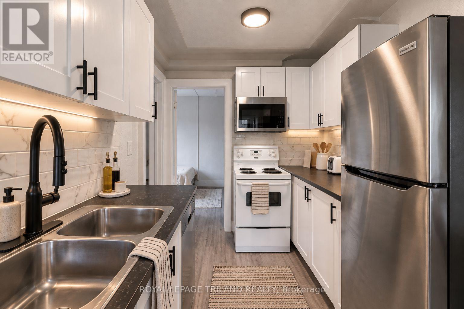 10 - 425 Mckenzie Avenue, London South, Ontario  N6C 1V5 - Photo 3 - X13776408