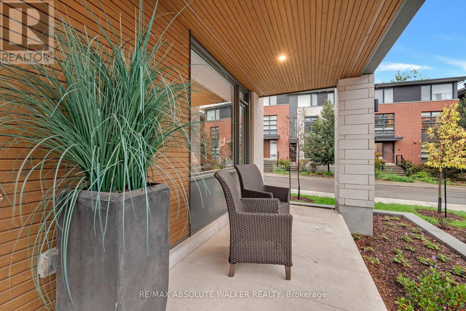 22 Oblats Avenue, Ottawa, Ontario  K1S 0E5 - Photo 3 - X13776404