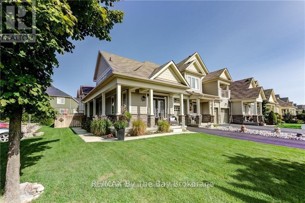 300 STONEBRIDGE BOULEVARD, Wasaga Beach, Ontario