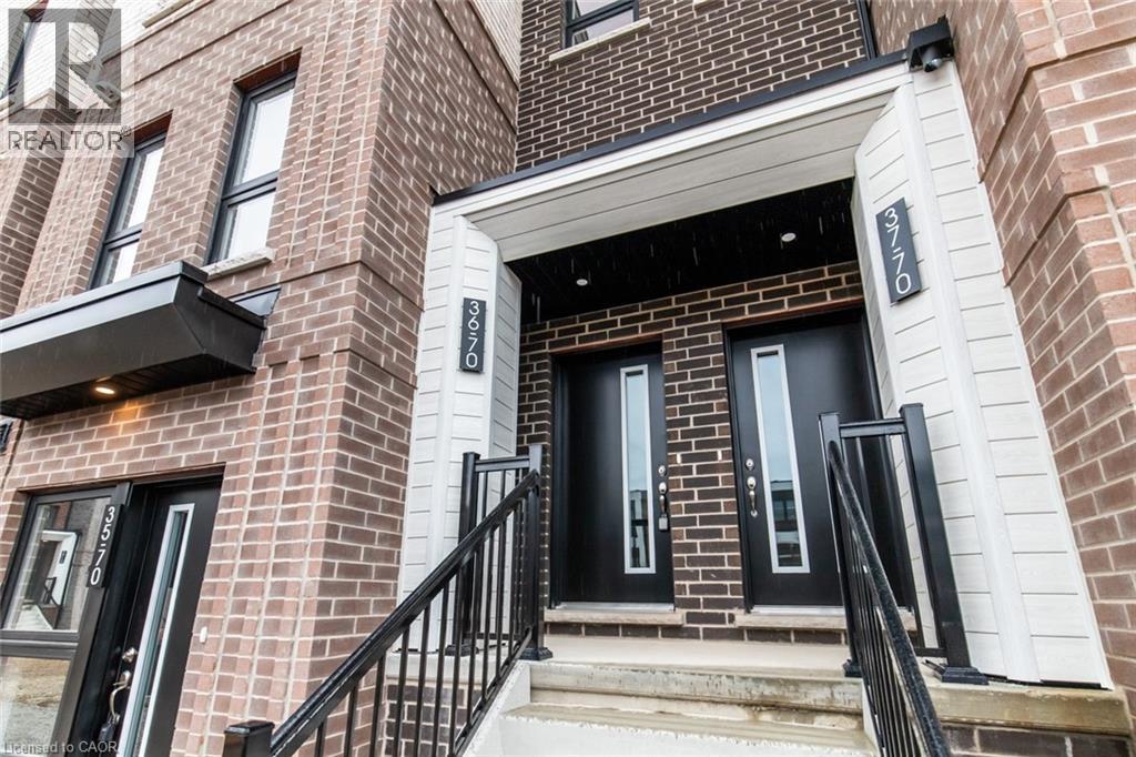 70 Kenesky Drive Unit# 36, Waterdown, Ontario  L8B 2A9 - Photo 2 - 40862415