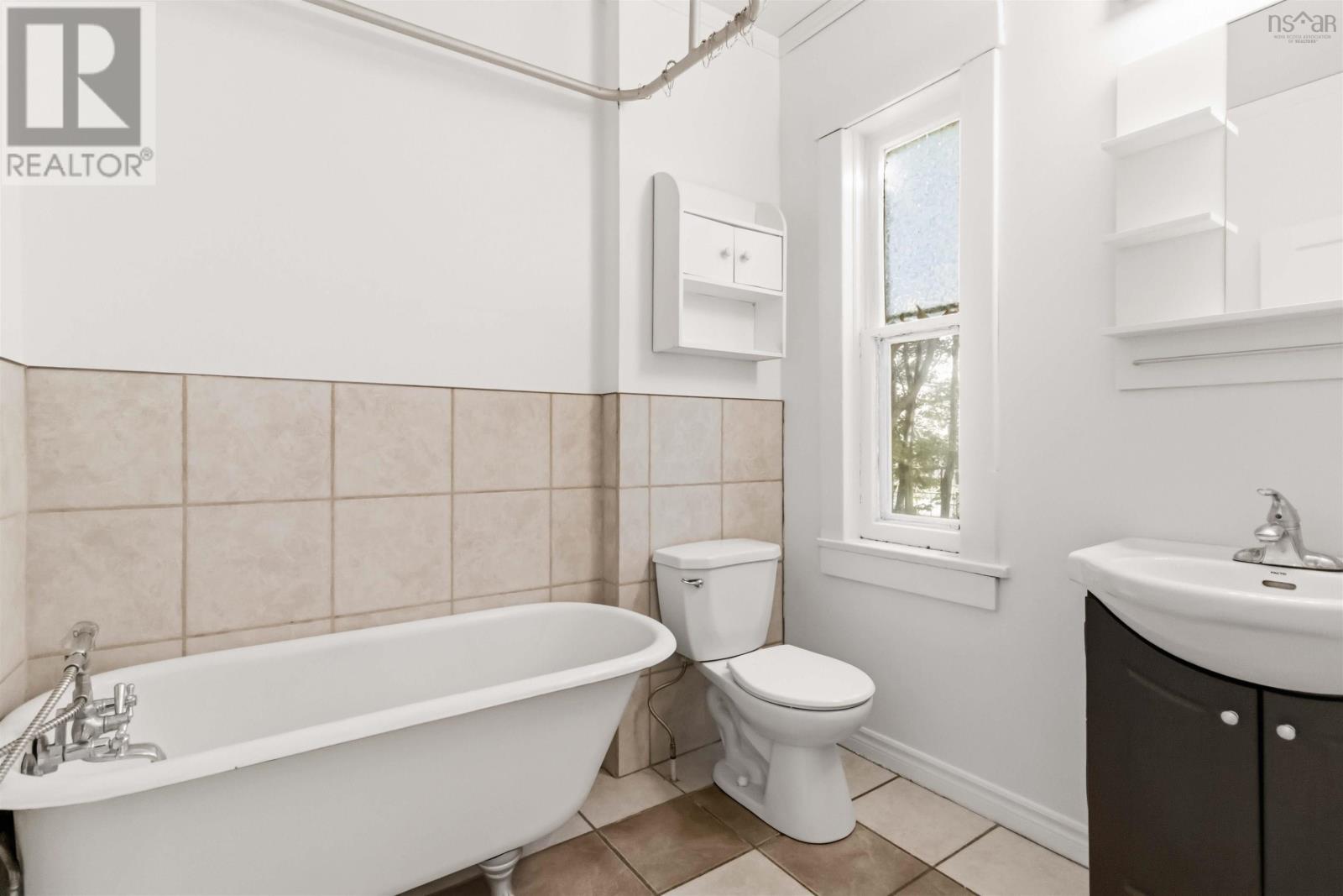 8 Franklyn Street photo 17