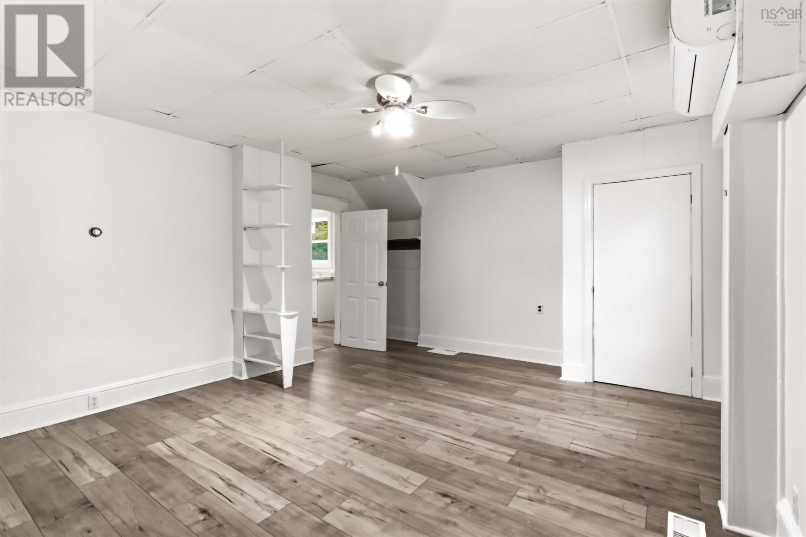 8 Franklyn Street photo 12