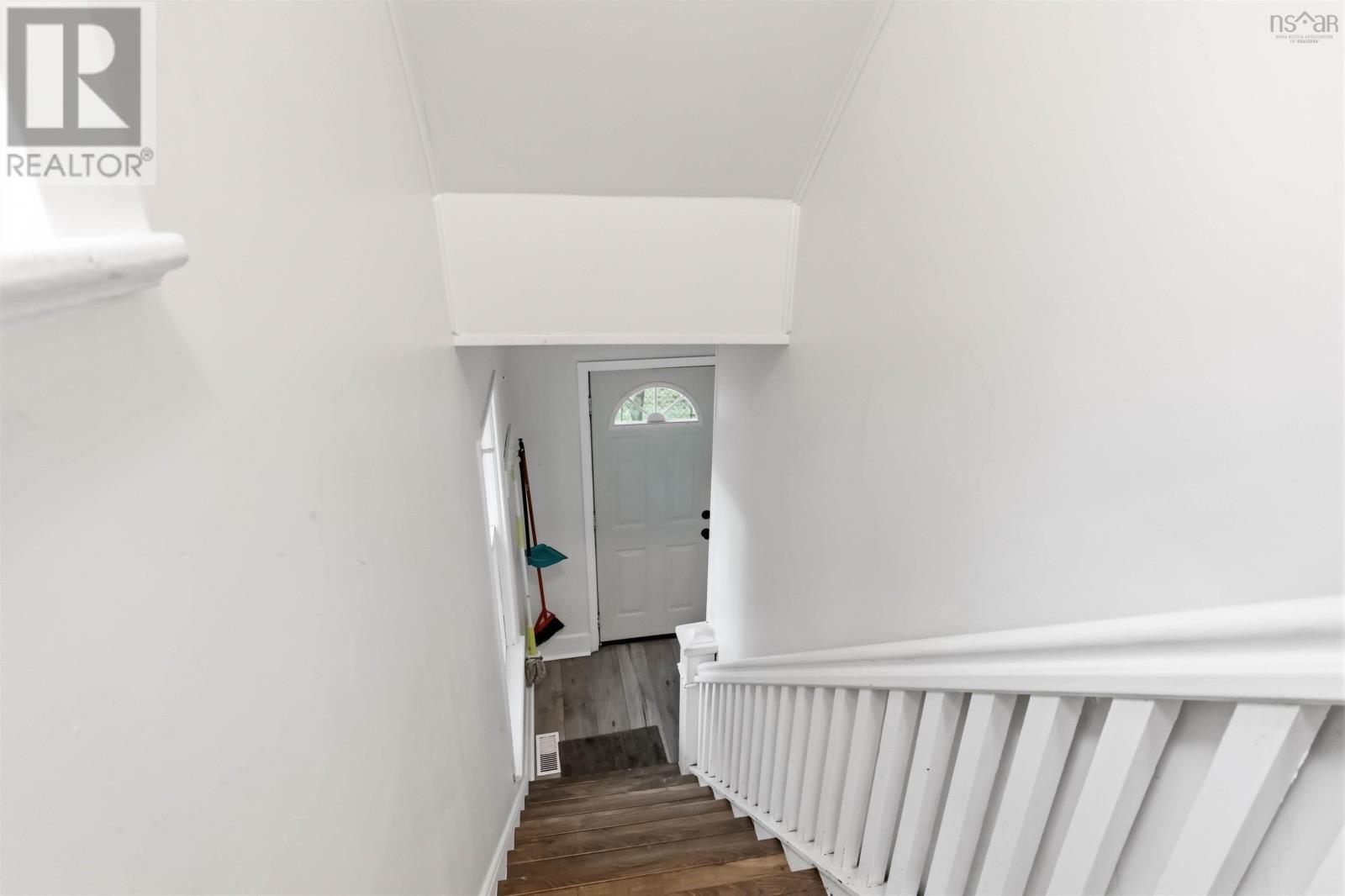 8 Franklyn Street photo 20