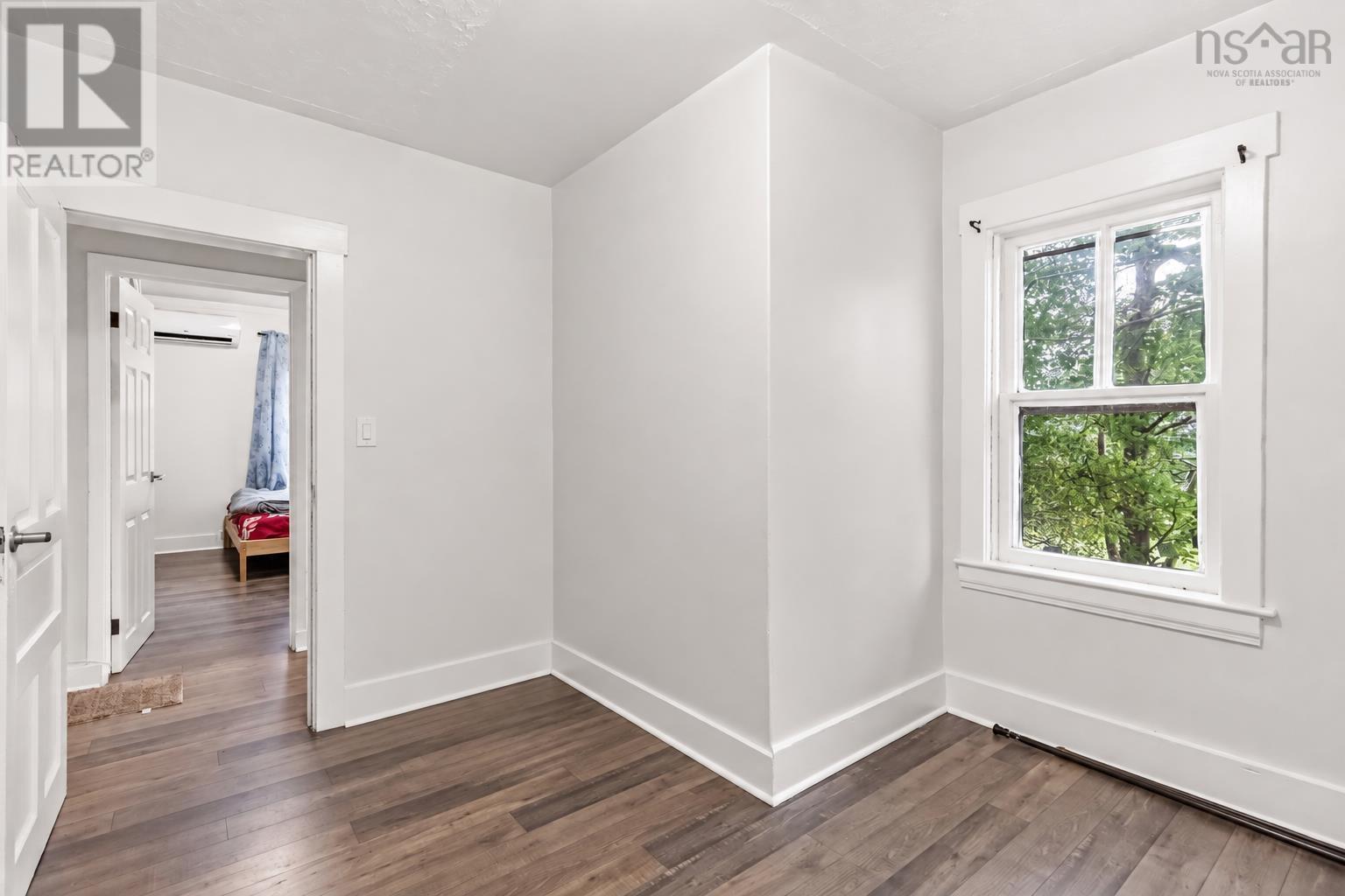 8 Franklyn Street photo 25
