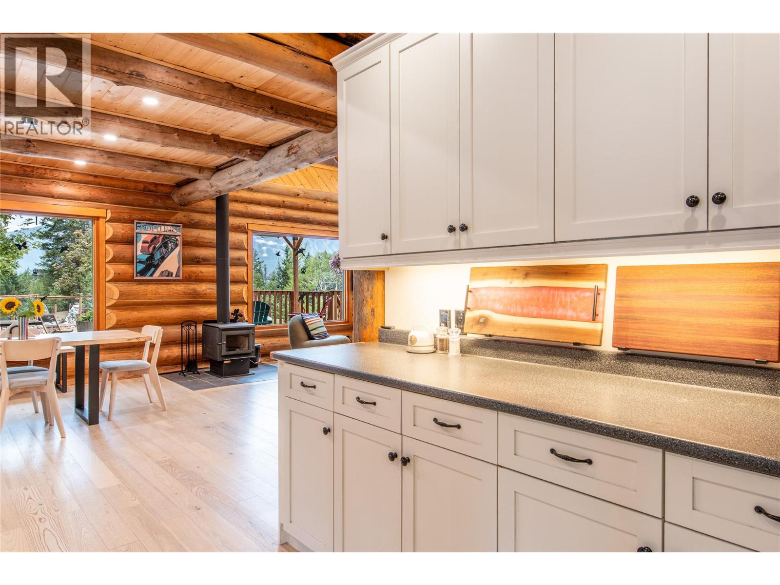 647 Bench Road, Golden, British Columbia  V0A 1H1 - Photo 7 - 10400190