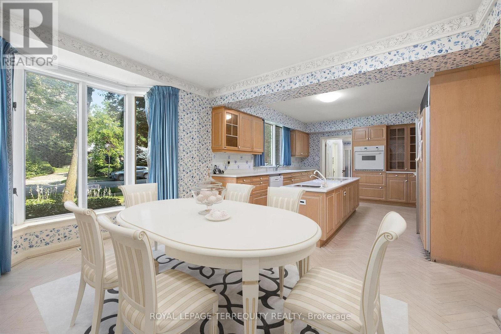 2 Chieftain Crescent, Toronto, Ontario  M2L 2H4 - Photo 18 - C13768906