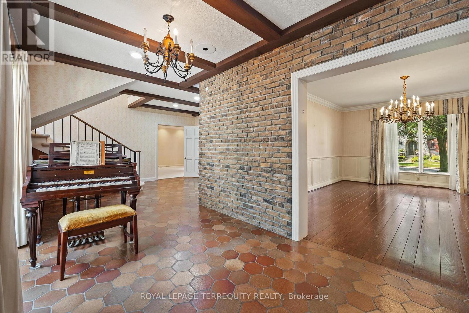 2 Chieftain Crescent, Toronto, Ontario  M2L 2H4 - Photo 12 - C13768906