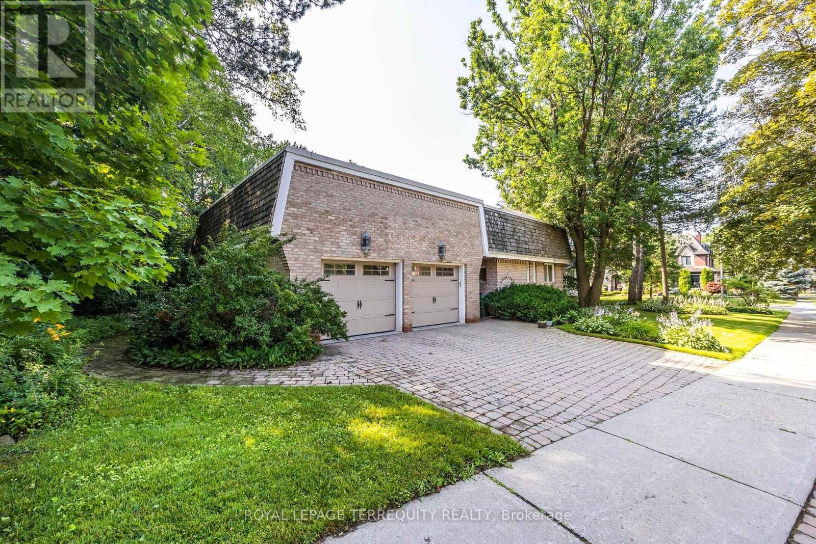 2 Chieftain Crescent, Toronto, Ontario  M2L 2H4 - Photo 9 - C13768906