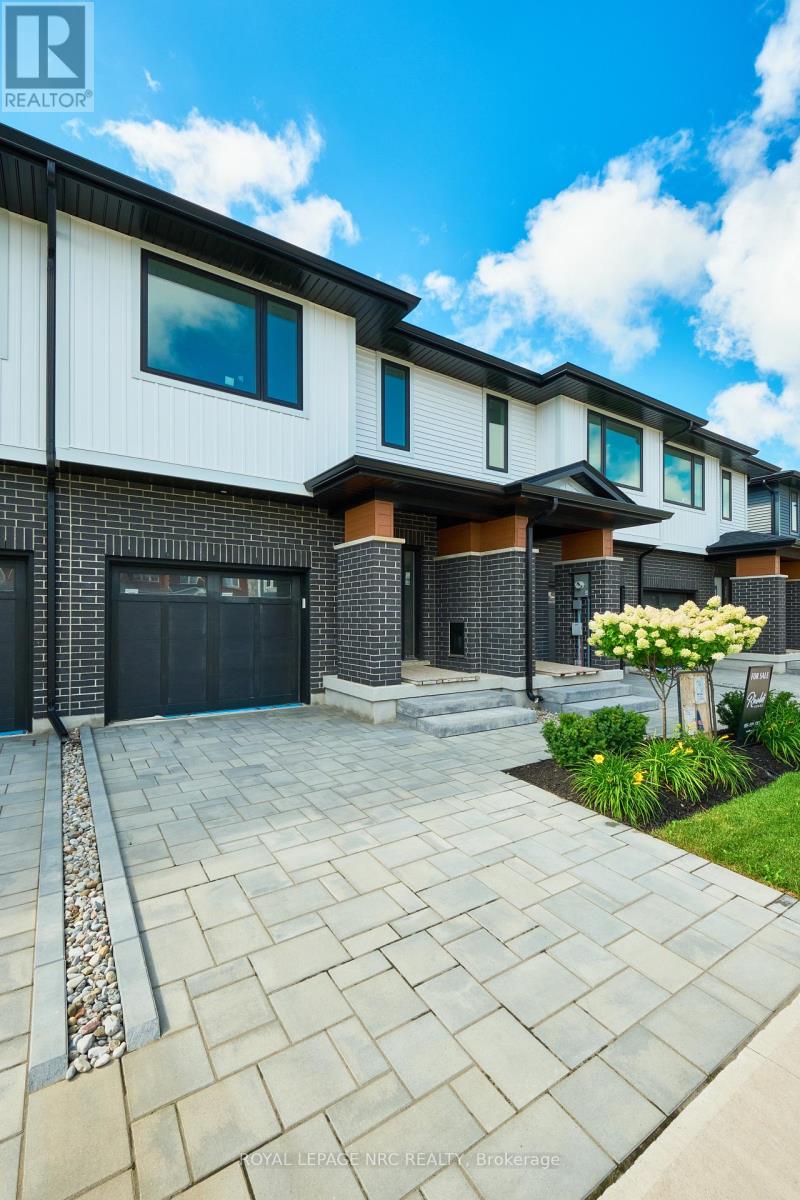 49 Harmony Way, Thorold, Ontario  L2V 0H2 - Photo 3 - X13776504