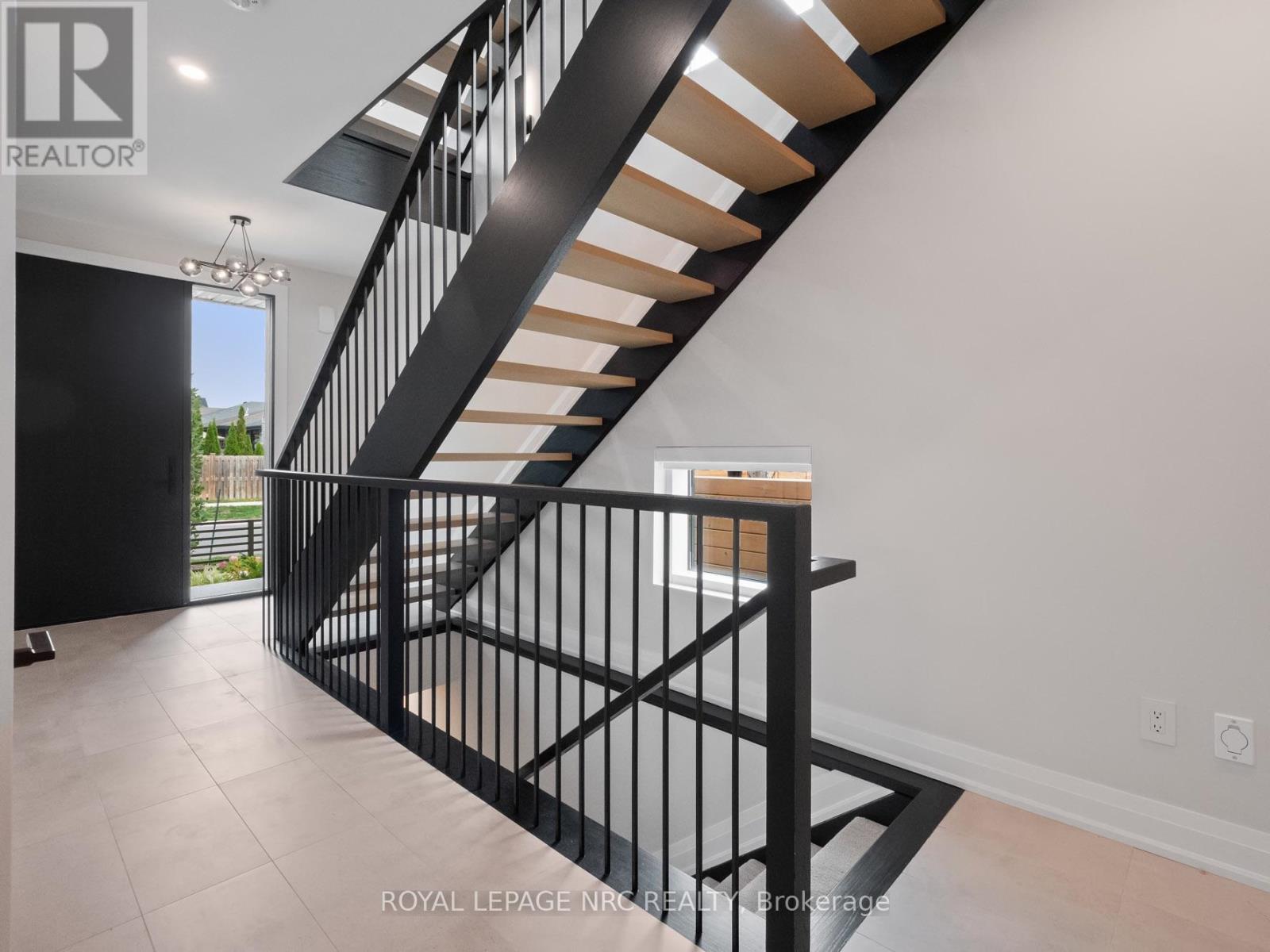 100 Moody Street, Pelham, Ontario  L3E 0B3 - Photo 8 - X13776516