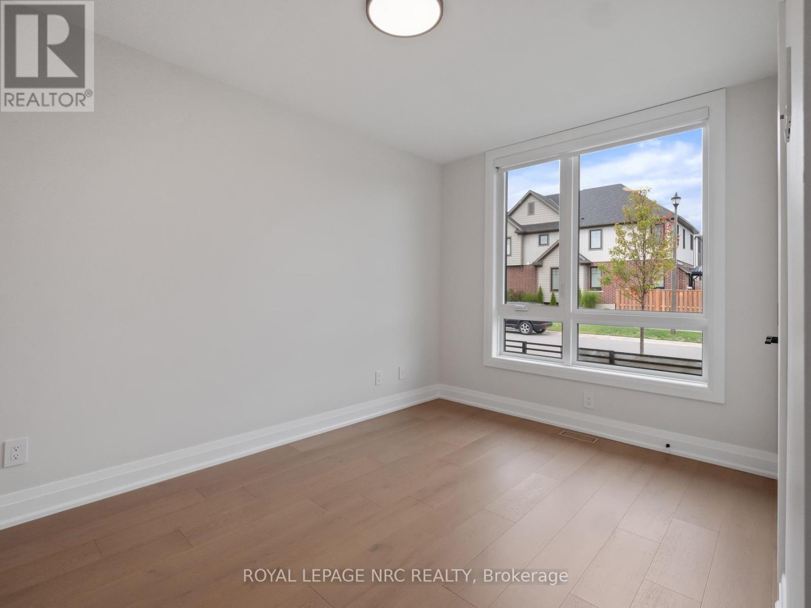 100 Moody Street, Pelham, Ontario  L3E 0B3 - Photo 9 - X13776516