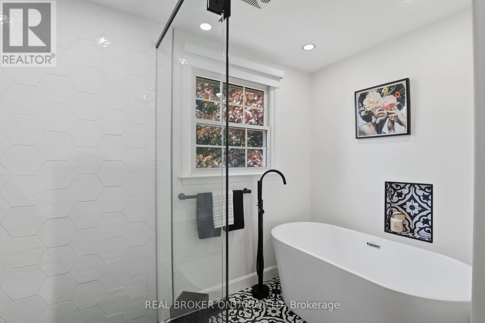 196 Wychwood Park, London North, Ontario  N6G 1R9 - Photo 25 - X13756514